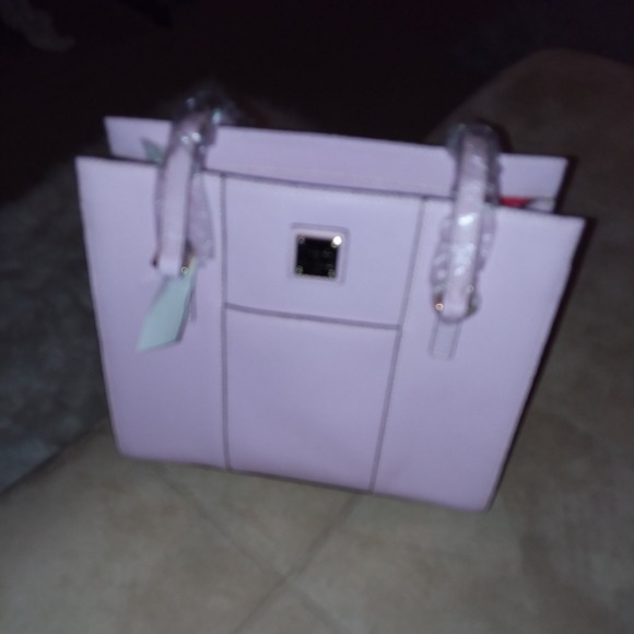 Meet your Posher, Barbie - Picture 1 of 1